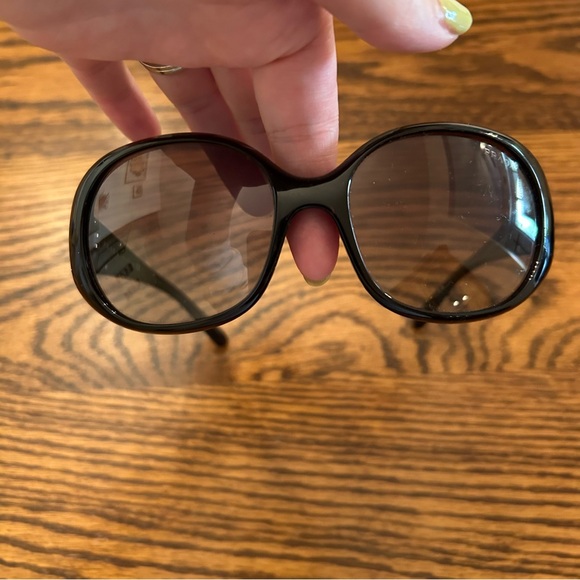 Prada | black sunglasses 🕶️ 😎 - Picture 6 of 13